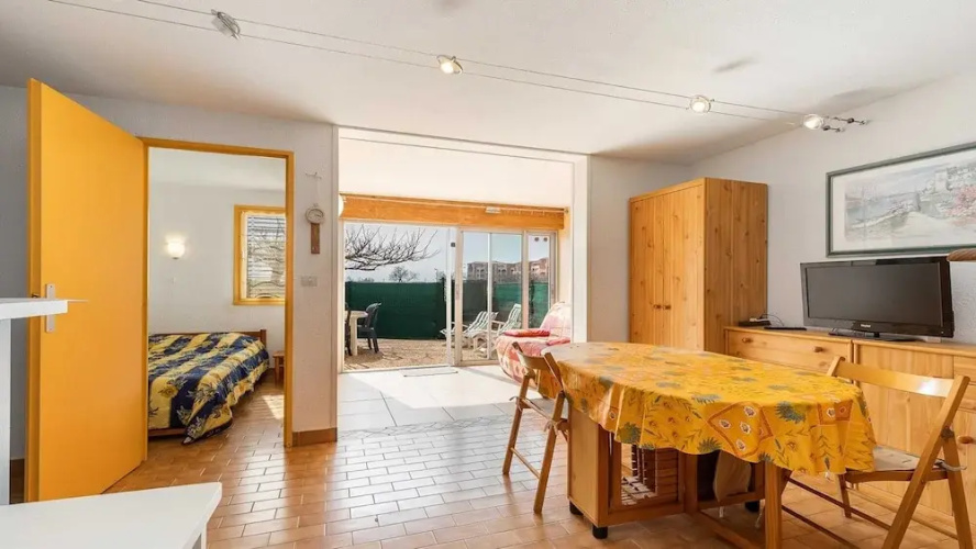 Bright Seaside Retreat in Agde