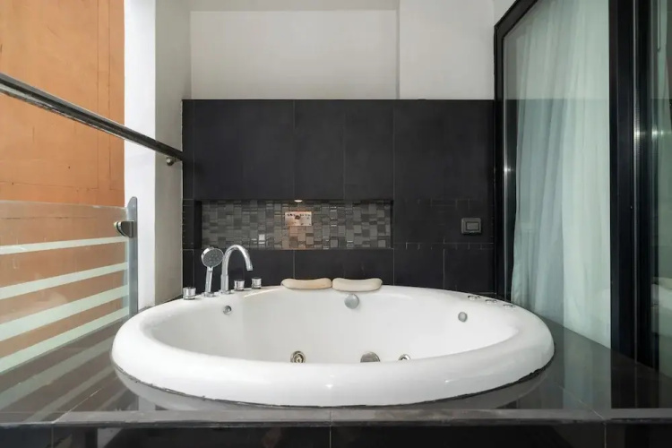 Absolutely Amazing Bangla 1Br Suite