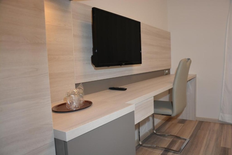 2 Bedrooms Suite with balcony and with sea view