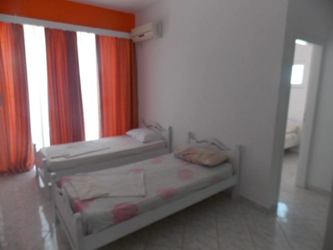 Damian Saranda Hotel
