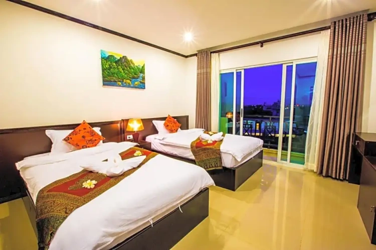 Superior Twin room with city view