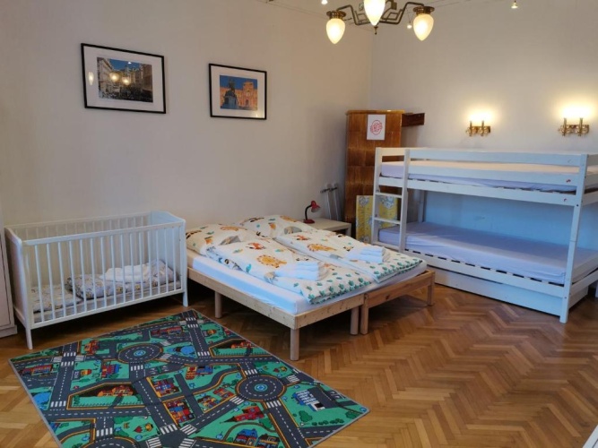 2 Bedrooms Apartment