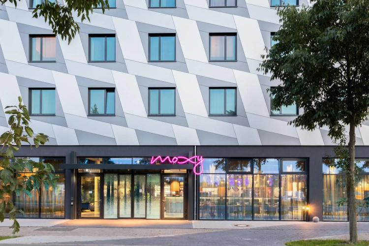Moxy Berlin Airport - Schönefeld