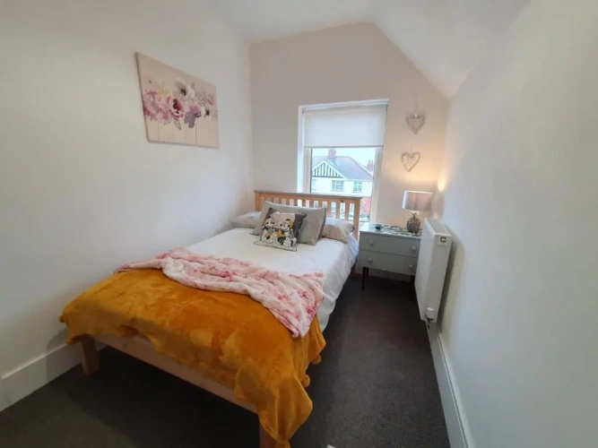 4 Bedrooms Cottage