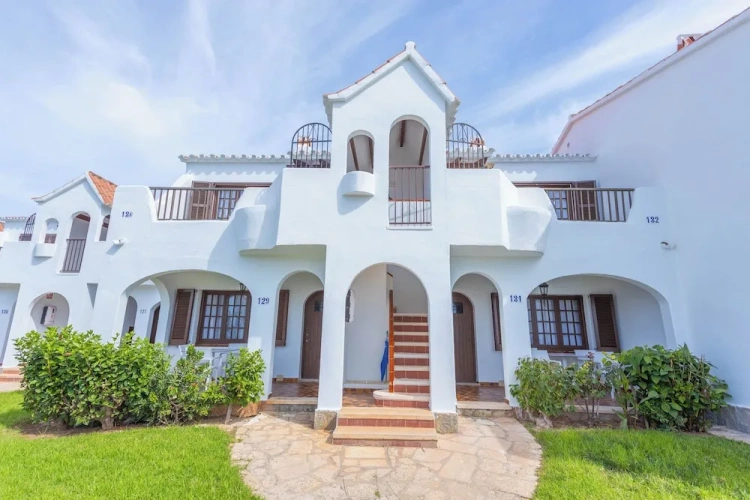 2 Bedrooms Deluxe Apartment with garden view