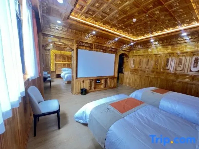 Deluxe Family Suite