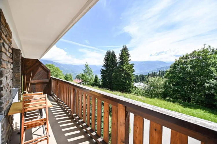 47 M With Balcony View On The Mont Blanc