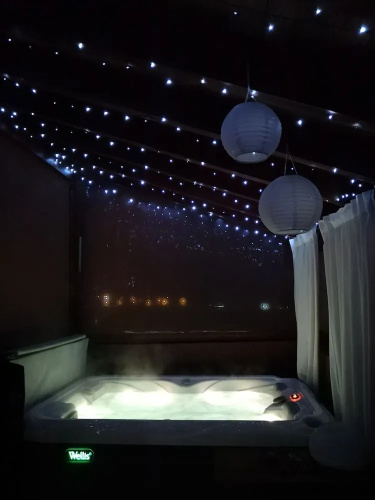 Viksa with Hot Tub
