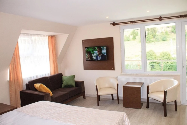 Green Valley Hotel Savsat