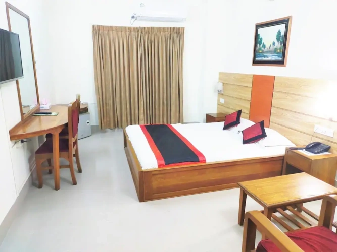 Deluxe Double room with city view