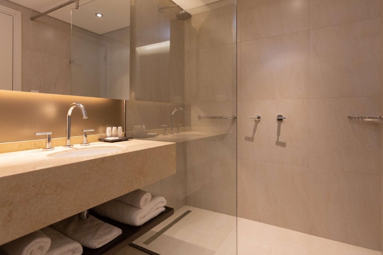 Standard Twin room with city view