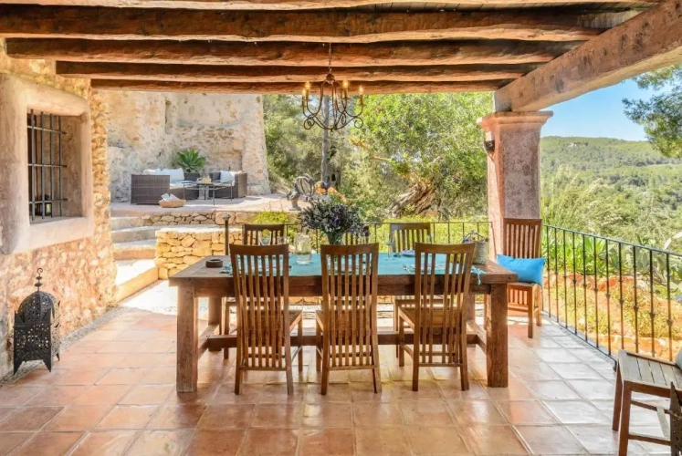 3 Bedrooms Villa