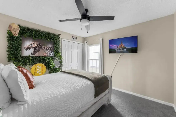 New Listing Pool and Game Room 4BR