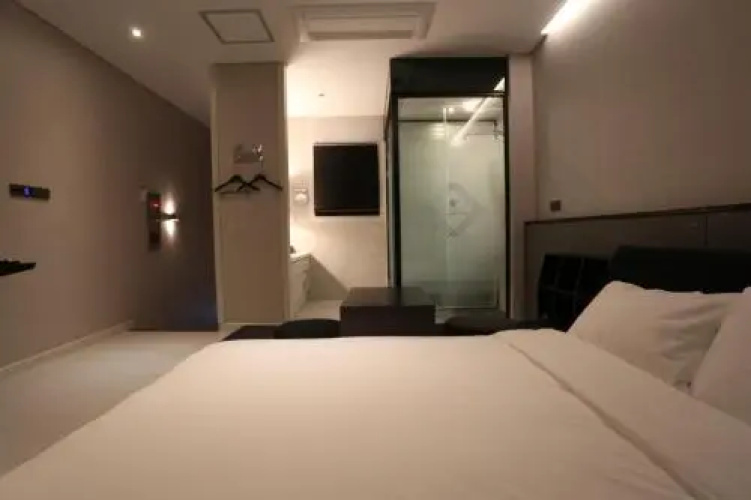Hotel Rafine