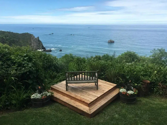 Lost Whale Inn