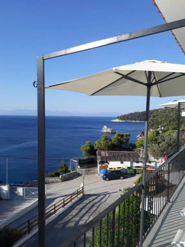 Standard Triple room with sea view