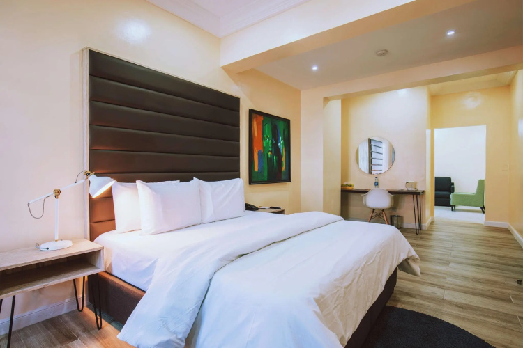 Maple Hotel