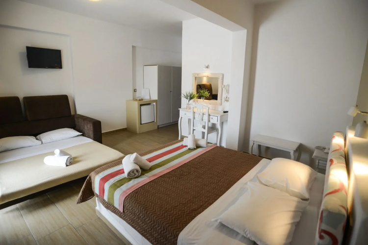 Hotel Omiros