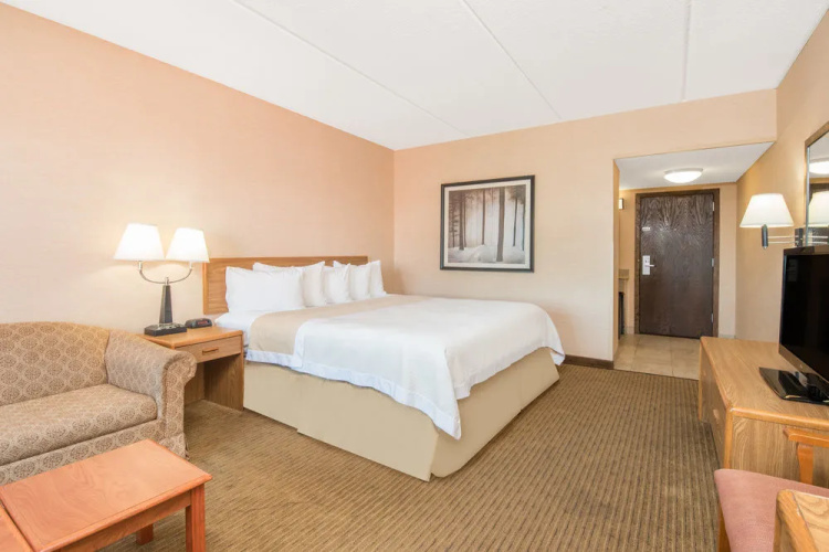 Days Inn Duluth Lakewalk