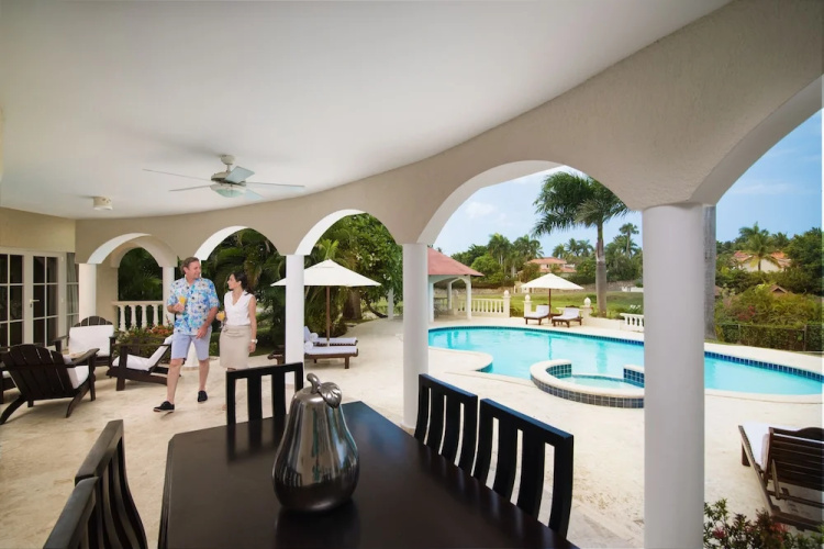 Crown Villas 6 bdrm