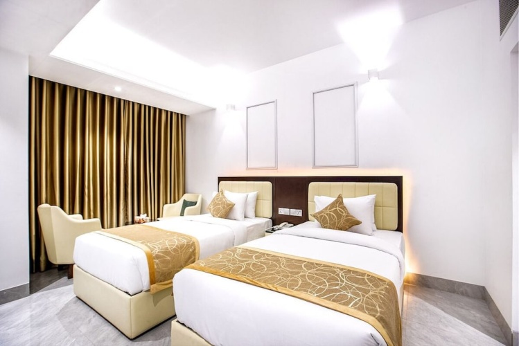 Deluxe Twin room with city view