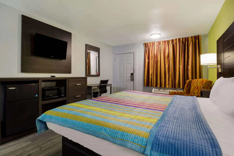 Rodeway Inn Conference Center