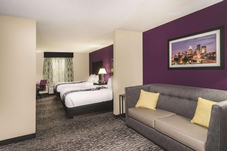 Deluxe Quadruple room