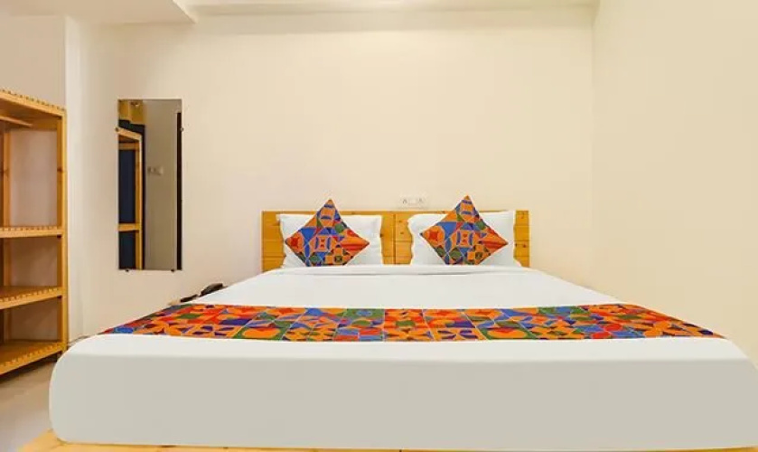 FabHotel Green Leaf