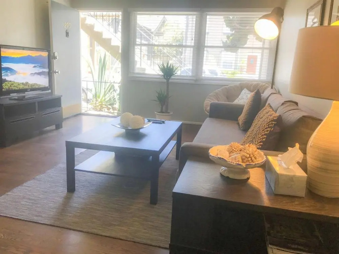 Lowena Apartments