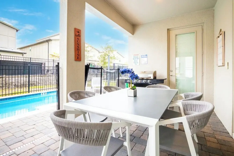 475 Strand Dr