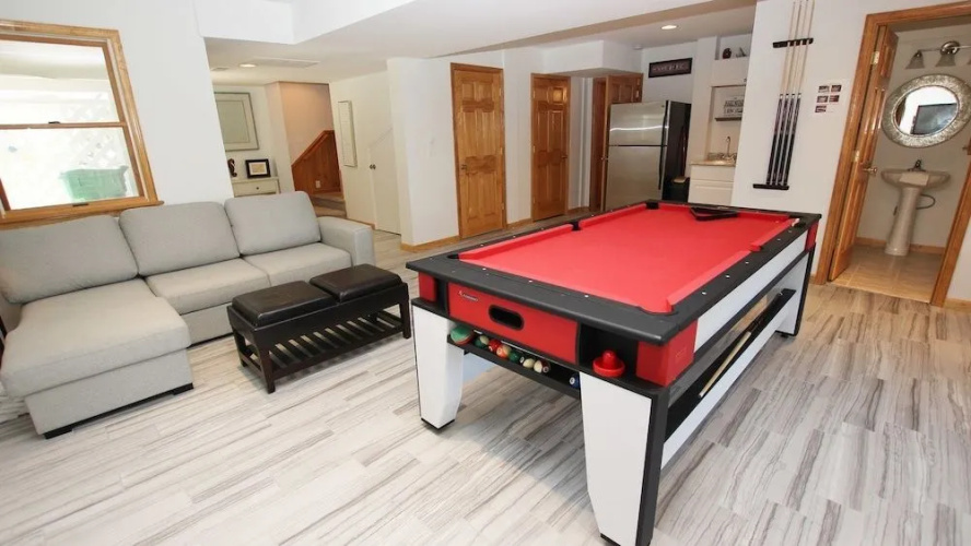 St. Nicks - 6 Br Home