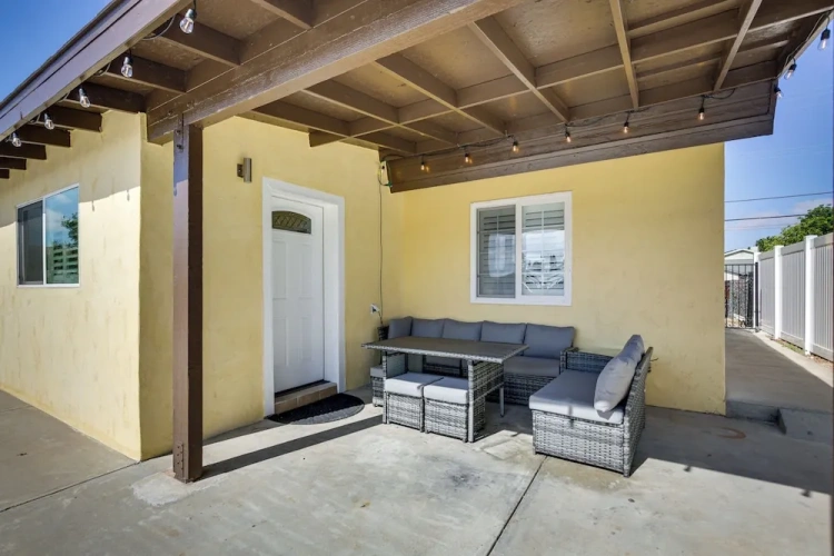 4 Bedrooms Cottage