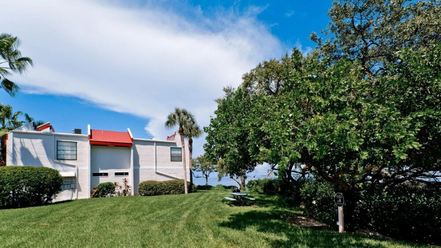 Runaway Bay Resort by BBG