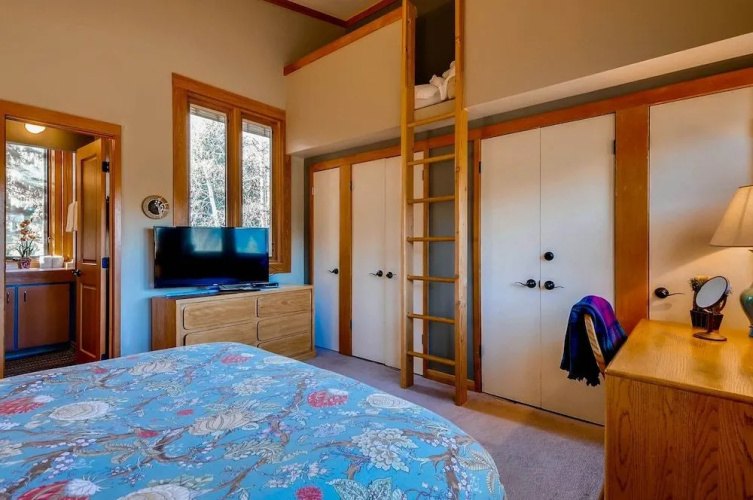 Tennis Townhome 1307