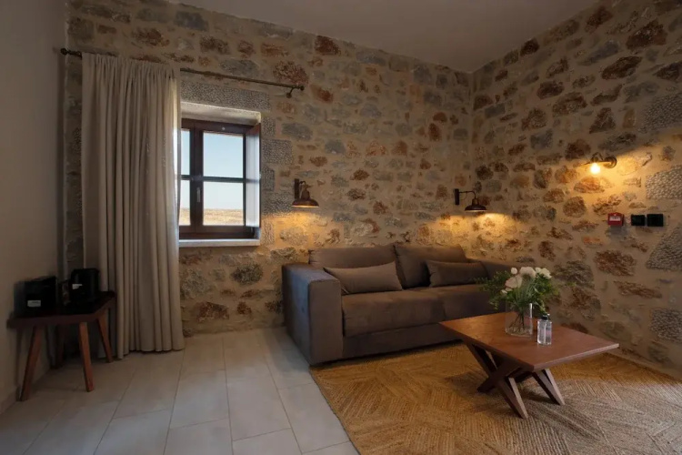 Anemos Suites Mani