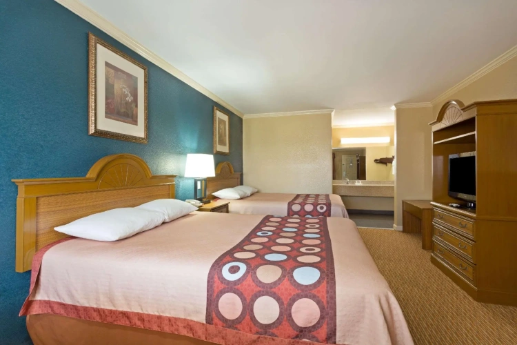 Standard Quadruple room