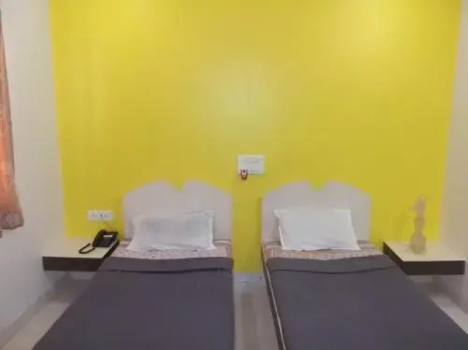 Kailash lodging
