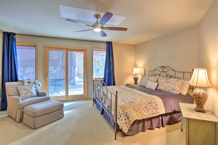 Grand Fraser Escape w/ Private Deck & Hot Tub