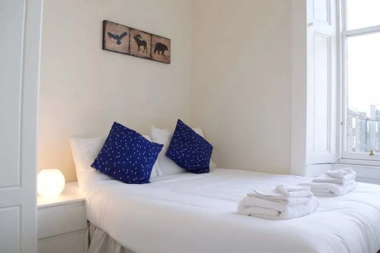 2 Bedroom Flat Near City Centre