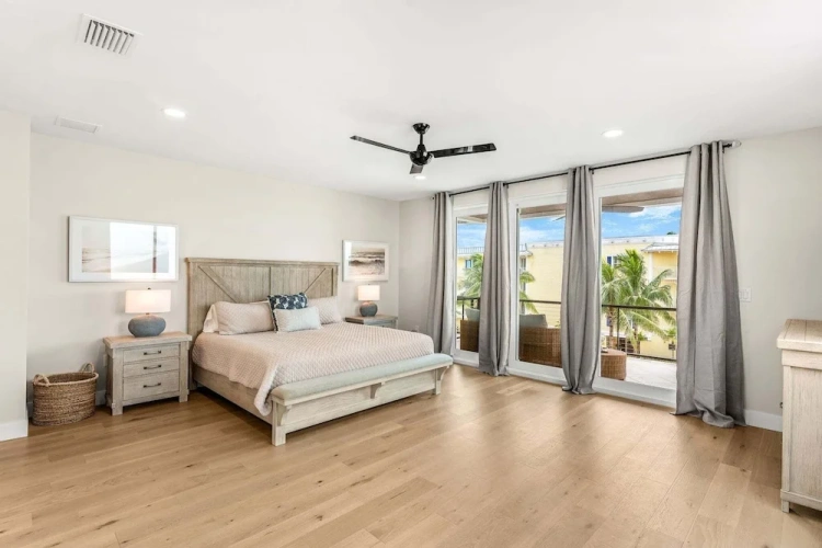 4 Bedrooms Villa with balcony