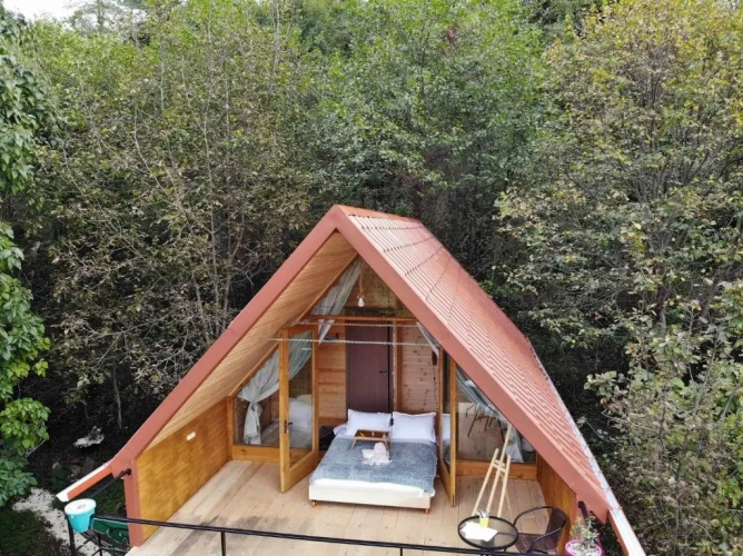 2 Bedrooms Chalet