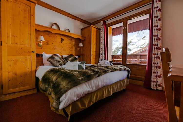 3 Bedrooms Apartment