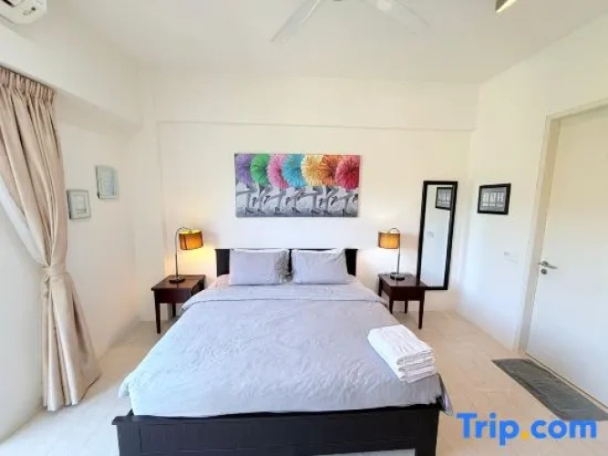 Standard room with partial sea view