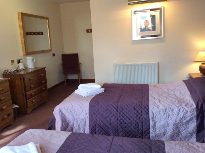 Standard Triple room