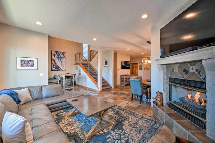 5 Bedrooms Cottage with balcony