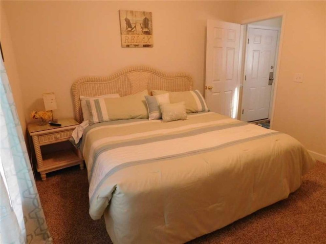 Arbor Trace #635 3 Bedroom Condo by RedAwning