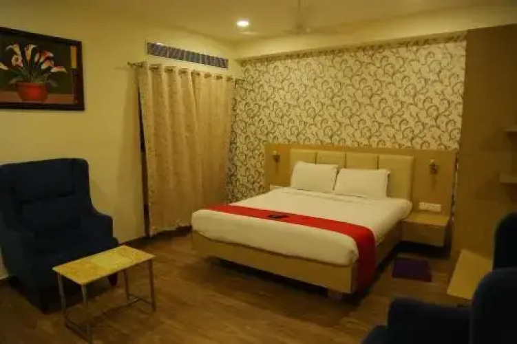 Rain Tr33 Hotel