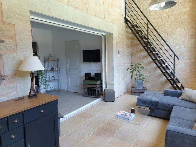3 Bedrooms Apartment