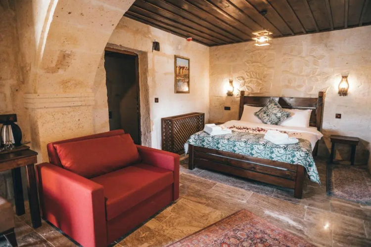 Tale Cave INN