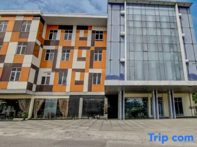 Tripletree Stefani Hotel